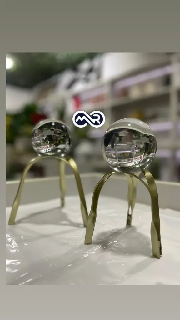 Crystal stand